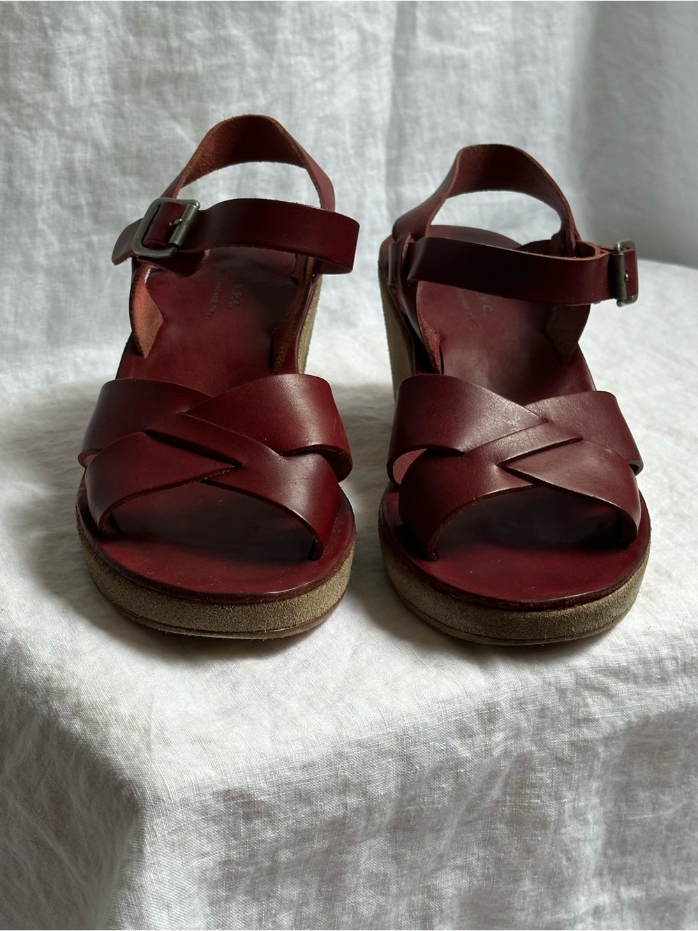 A.P.C. Paris Judith Burgundy Tanned Leather Wedge Sandals Sz 39 - Picture 4 of 10